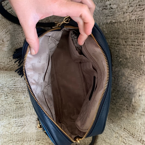 Michael Kors Leather Bag. Like new! - Picture 8 of 10